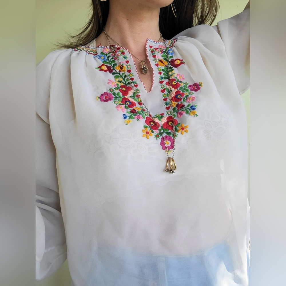 The Dorottya Vintage 60s Embroidered Hungarian Blouse M - Picture 2 of 14
